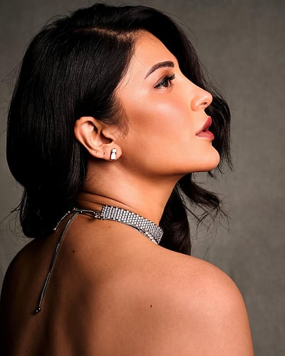 வந்துட்டேன்னு சொல்லு... ஸ்ருதி ஹாசன்!