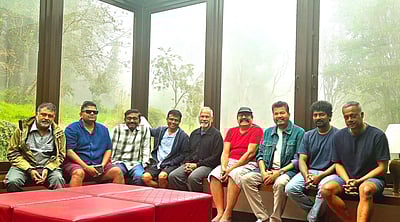 அன்பும் அரவணைப்பும்... சக இயக்குநர்களுடன் கௌதம் மேனன்!