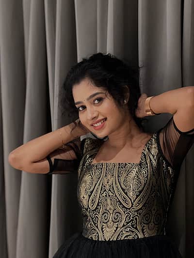 உசுரே நீதானே.... ஜனனி!