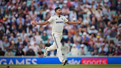 டிஎஸ்பி சிராஜ்..! வெளிநாட்டில் 100 விக்கெட்டுகள்!