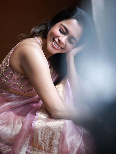 மின்னலொளி பெண்ணழகே... கிகி விஜய்!