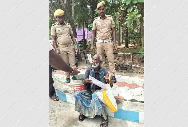 Laborer attempts to set fire to Villupuram Collector office