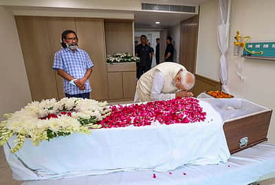 ஜாா்க்கண்ட் முன்னாள் முதல்வா் சிபு சோரன் மறைவு: குடியரசுத் தலைவா், பிரதமா் நேரில் அஞ்சலி