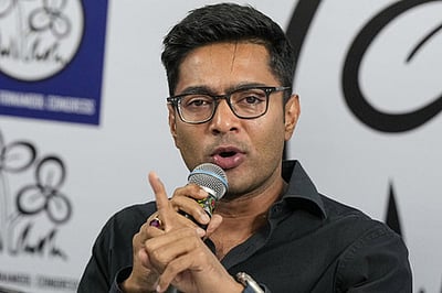 திரிணமூல் காங்கிரஸ் மக்களவைத் தலைவராக அபிஷேக் பானா்ஜி நியமனம்