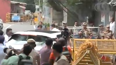 அமலாக்கத்துறை அலுவலகத்தில் அனில் அம்பானி ஆஜர்!