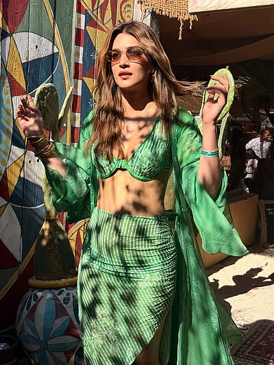 றெக்கை இல்லாத தேவதை... கீர்த்தி சனோன்! 