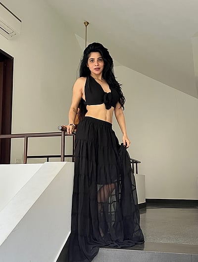 நீ போதும்... திவ்ய பாரதி!