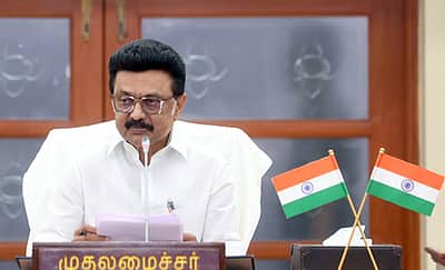தூய்மைப் பணியாளா்கள் கோரிக்கைகளை
நிறைவேற்றுவோம்: முதல்வா் உறுதி