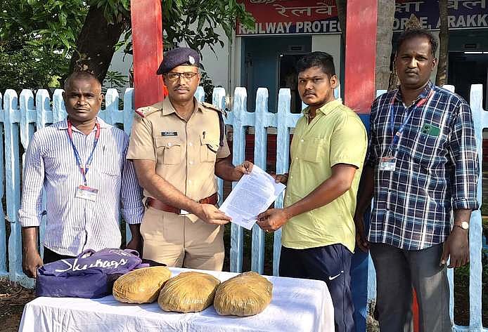 ரயிலில் கடத்தப்பட்ட 3 கிலோ கஞ்சா பறிமுதல்