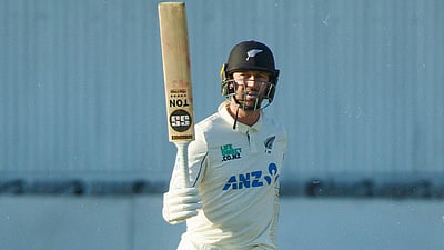 டெவான் கான்வே, வில் யங் அரைசதம்: வலுவான நிலையில் நியூசிலாந்து!