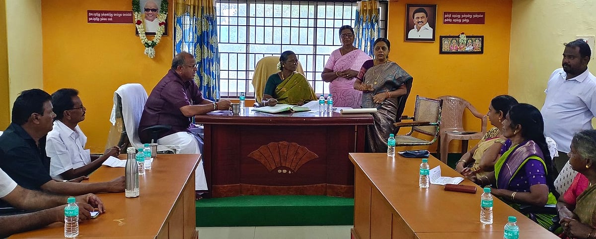 ஆலங்காயம் பேரூராட்சி மன்ற கூட்டம்