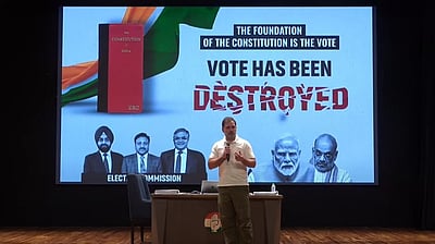 வாக்குத் திருட்டு! சான்றுகளுடன்  ராகுல் சரமாரி குற்றச்சாட்டு!