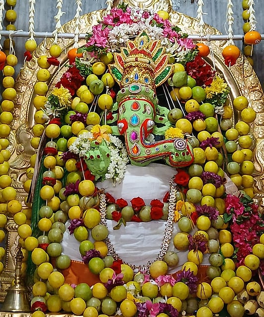 ஆடி வெள்ளி: பழனி, நத்தம் பகுதி
கோயில்களில் சிறப்பு பூஜைகள்