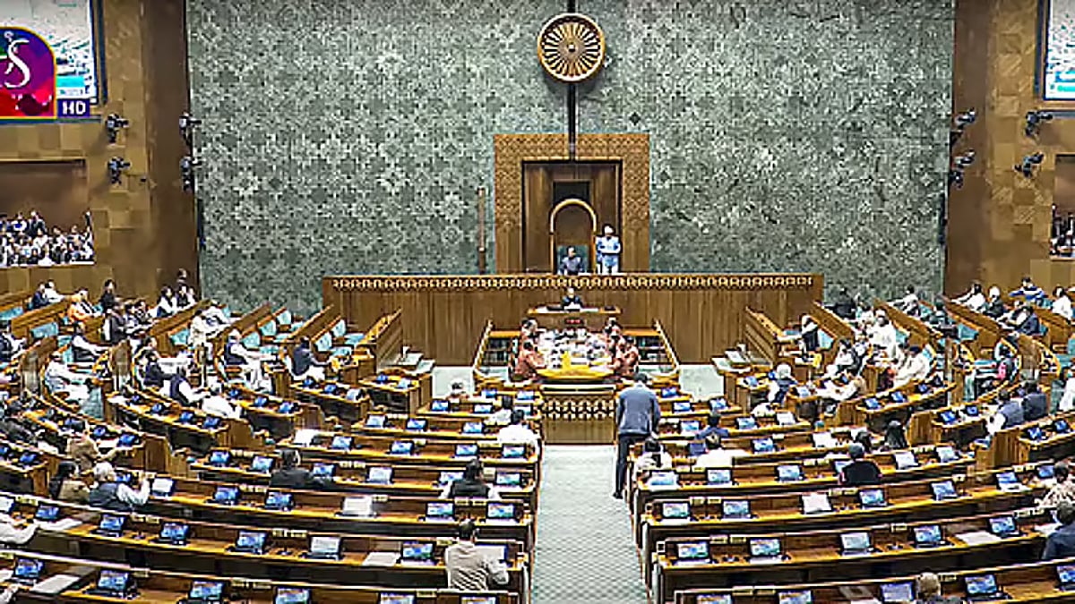 வரி ஆண்டு: மக்களவையில் மசோதாக்கள் நிறைவேற்றம்