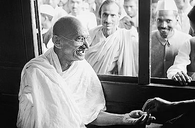 தேசப் பணியாற்றியோர் வாழ்வில்...