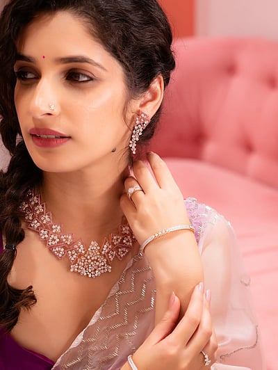 கிறுக்கேத்தும்... தேஜஸ்வினி சர்மா!