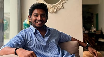 இயக்குநராகும் கென் கருணாஸ்!