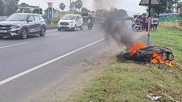 தூத்துக்குடியில் இருசக்கர வாகனம் தீயில் எரிந்து சேதம்