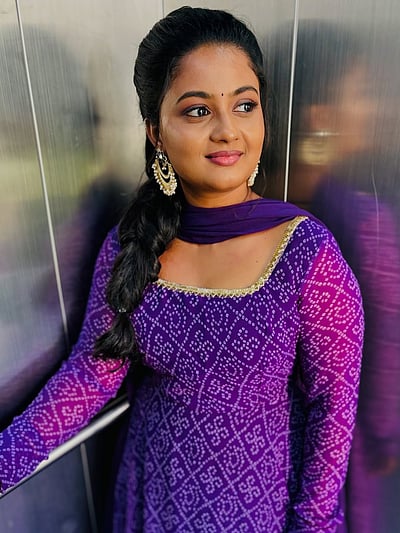 பேசாத மெளனம்... கோமதி பிரியா!