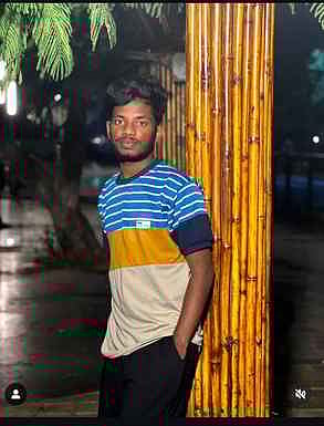 நீரில் மூழ்கி கல்லூரி மாணவா் உயிரிழப்பு: அரசு நிவாரணம் வழங்க கோரிக்கை