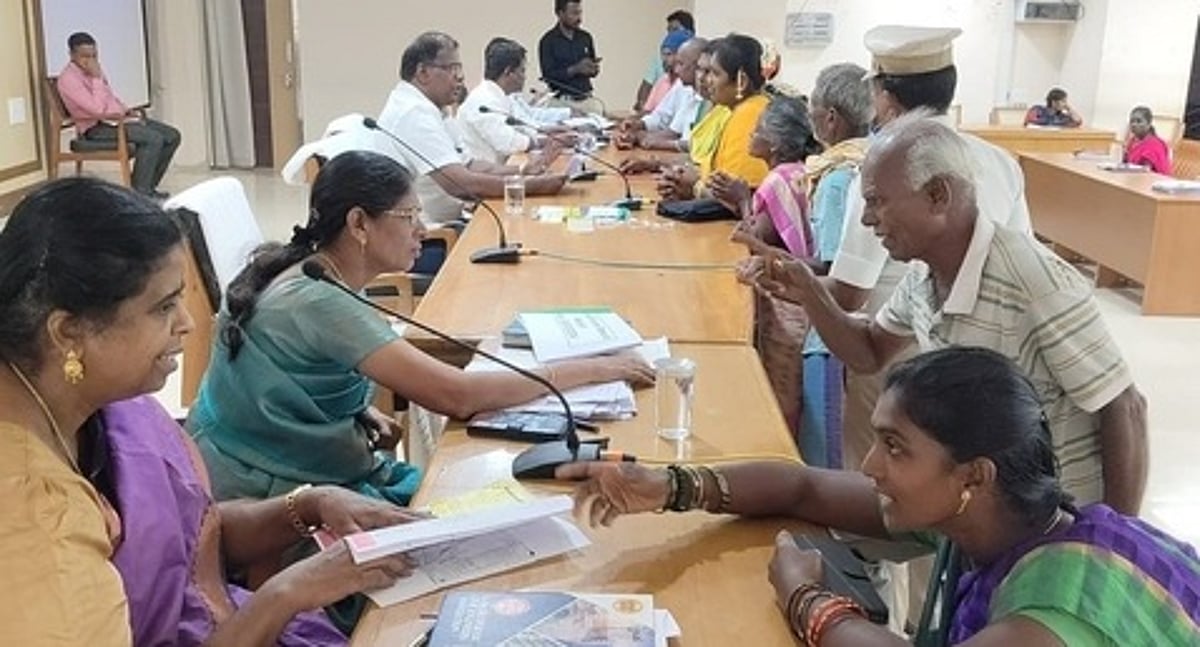 டாஸ்மாக் கடையை மாற்ற கோரி ஆட்சியா் அலுவலகத்தில் மனு