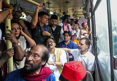 ராகுல், பிரியங்கா உள்ளிட்ட எதிர்க்கட்சித் தலைவர்கள் கைது!