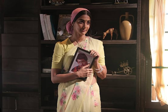 இதற்காகக் கார்த்திக் சுப்புராஜுக்கு நன்றி: பூஜா ஹெக்டே