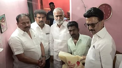 வீடு தேடி ரேஷன் பொருள் திட்டம்: முதல்வர் தொடக்கி வைத்தார்!