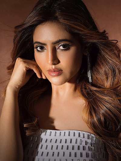 வசந்தம்... அதுல்யா ரவி!