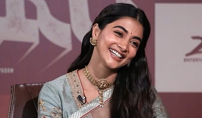 இதற்காகக் கார்த்திக் சுப்புராஜுக்கு நன்றி: பூஜா ஹெக்டே 