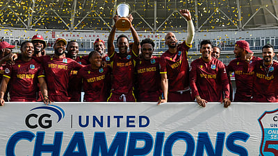 சீல்ஸ் 6 விக்கெட்டுகள், ஹோப் 120*.! 34 ஆண்டுகளுக்குப் பின் தொடரை வென்ற மே.இ.தீவுகள்!