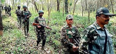 சத்தீஸ்கரில் 10 நக்சல்கள் சுட்டுக்கொலை! 26 பேர் கைது!