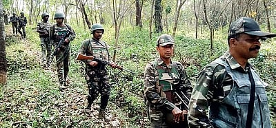 சத்தீஸ்கரில் 10 நக்சல்கள் சுட்டுக்கொலை! 26 பேர் கைது!