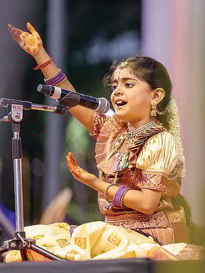 பக்தி மழை பொழியும் தியா!