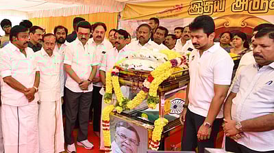 இல. கணேசன் உடலுக்கு பிரதமர் மோடி சார்பில் மு.க. ஸ்டாலின் அஞ்சலி