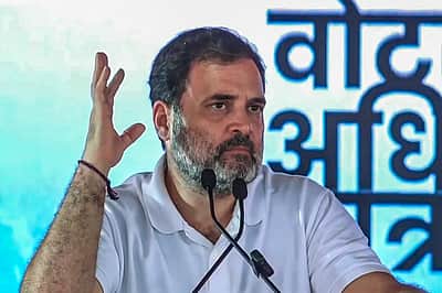 வாக்குகளைத் திருடி ஆட்சிக்கு வந்ததால் இளைஞர்கள் பற்றி மோடிக்கு கவலையில்லை! ராகுல்