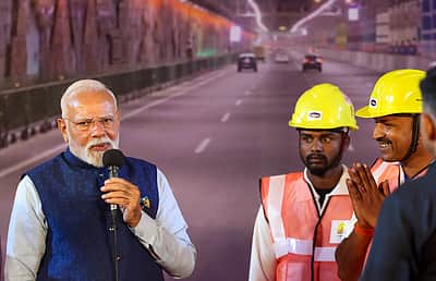 தீபாவளிக்கு இரட்டை போனஸ் காத்திருக்கிறது: பிரதமர் மோடி