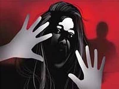 தவறுக்கு தண்டனை அளிப்பதாகக் கூறி தாய்க்கு பாலியல் வன்கொடுமை: மகன் கைது!