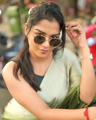 மழையூரில்.... லட்சுமி பிரியா!