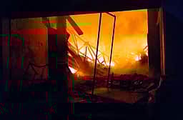 பவானா தொழிற்பேட்டையில் உள்ள பிளாஸ்டிக் தொழிற்சாலையில் தீ விபத்து