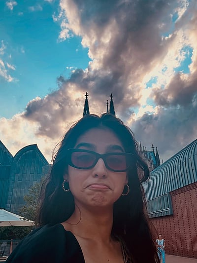 ஹ்ம்ம்ம்... அனஸ்வரா ராஜன்!