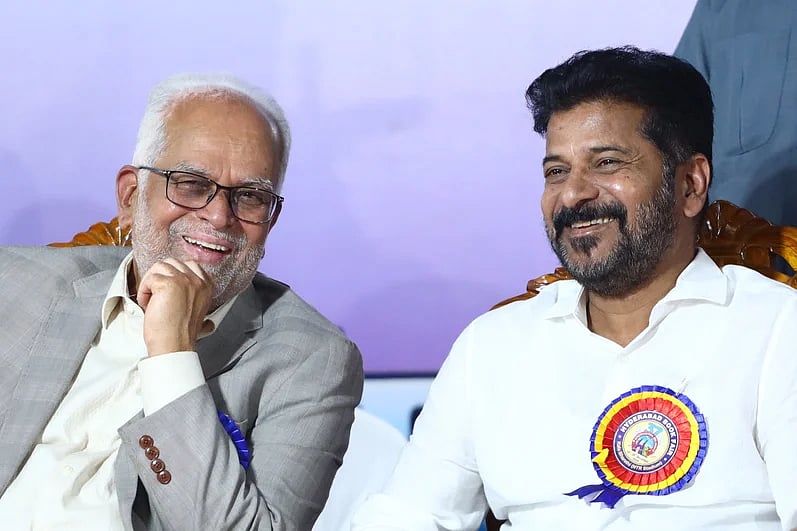 எதிர்க்கட்சிகளின் குடியரசு துணைத் தலைவர் வேட்பாளர் பி. சுதர்ஷன் ரெட்டி தெலங்கானா முதல்வருடன்