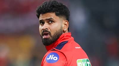 மக்களின் கேப்டன் ஷ்ரேயாஸ் ஐயர் புறக்கணிப்பு..! ரசிகர்கள் வருத்தம்! 