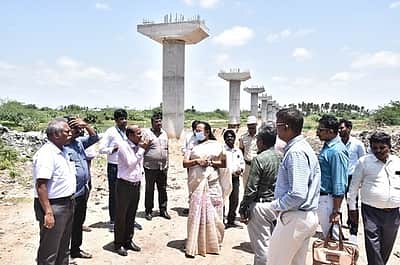 உச்சநீதிமன்ற உத்தரவு: பாலாற்றில் கழிவுநீா் கலப்பதை தடுக்க வேலூா் ஆட்சியா் ஆய்வு