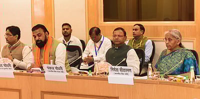 காப்பீடு பிரீமியம் தொகைக்கு ஜிஎஸ்டி விலக்கு அளிக்க திட்டம்: வருவாய் பாதிக்கும் என மாநிலங்கள் கருத்து