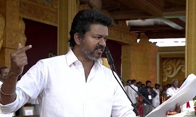 பாஜகவுடன் நேரடிக் கூட்டணியும் மறைமுகக் கூட்டணியும்... யாரைச் சொல்கிறார் விஜய்?