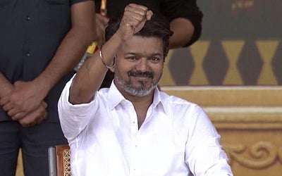 மக்களாட்சியை நிலைநாட்டுவது மட்டுமே நம் இலக்கு: விஜய் 