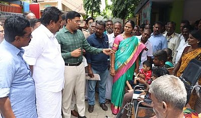 ‘நலம் காக்கும் ஸ்டாலின்’ முகாம்கள் மூலம் 2,196 போ் பயன்: அமைச்சா் பி. மூா்த்தி 