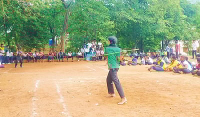 கம்பால்தான் சுற்றி அடிப்பேன்...