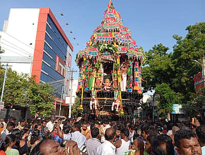 திருச்செந்தூரில் ஆவணித் தேரோட்டம்